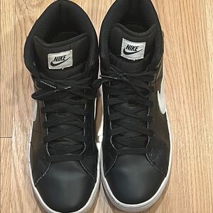 Nike Court Royale 2 Mid Trainers Women’s Black and White Sneakers Size 10